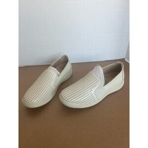 NWOT Earth Origins Elin Cream Leather Laser Cut Slip-On Casual Sneaker Shoe 8.5W